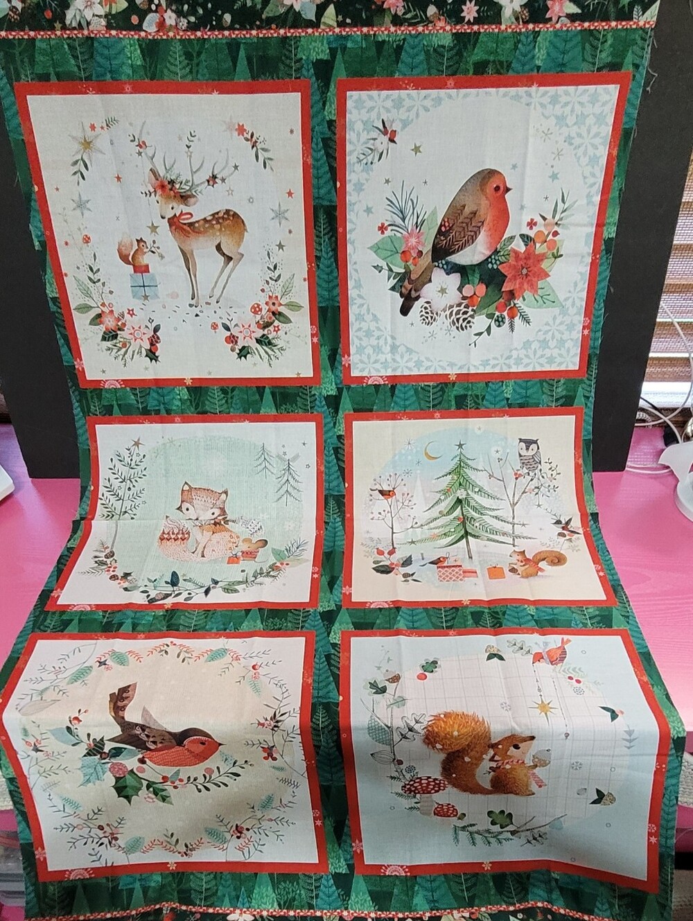 Robert Kaufman "Festive Fauna" Sewing Fabric (1048)